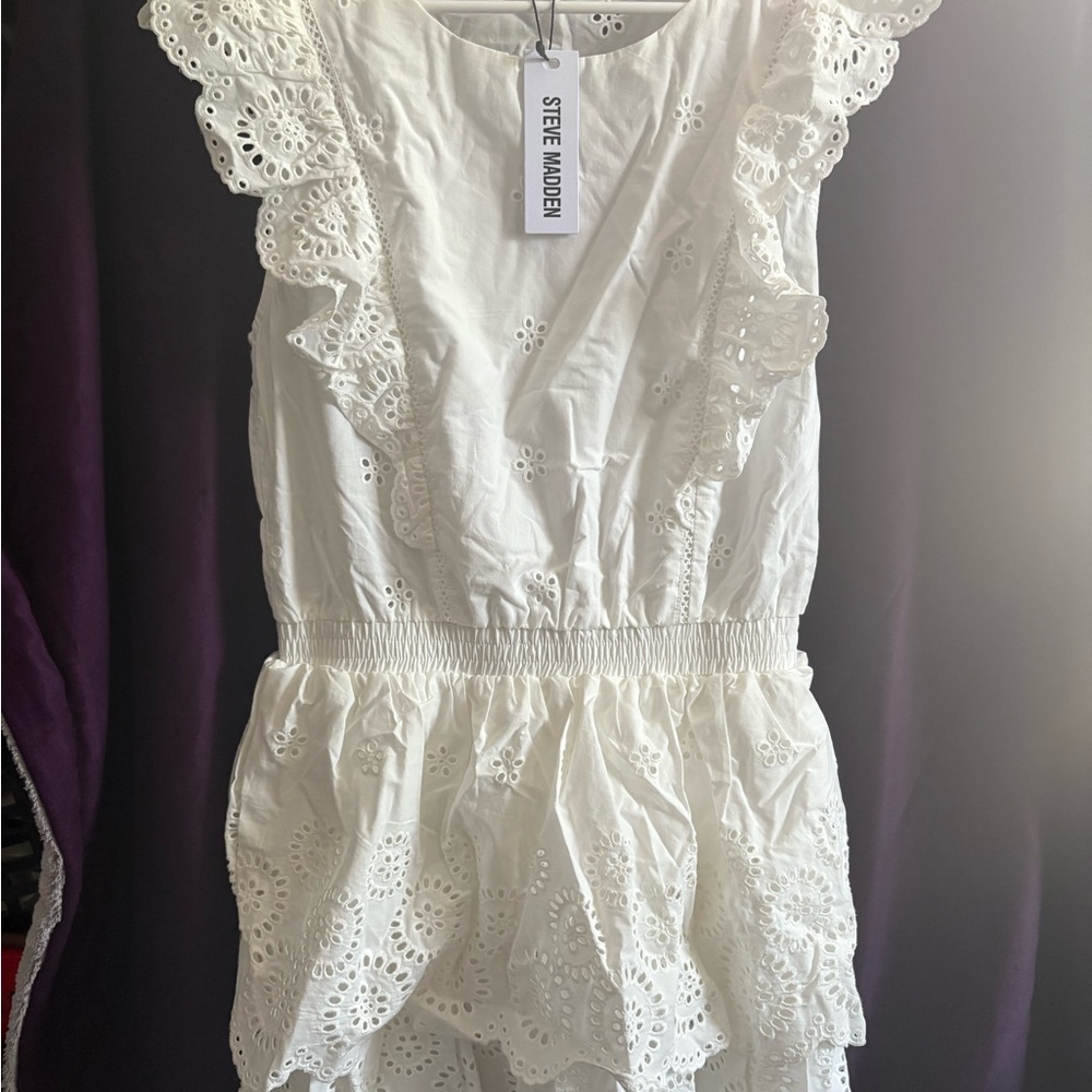 Steve Madden White Flutter Sleeve Blouse